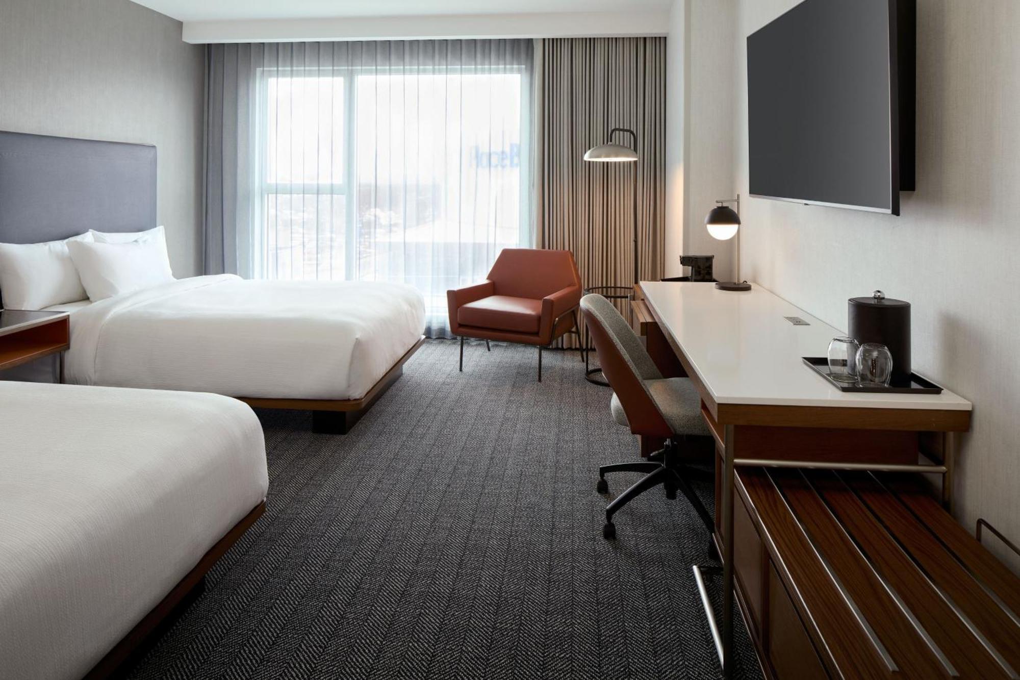 Courtyard By Marriott Montreal Laval Hotel Exterior foto